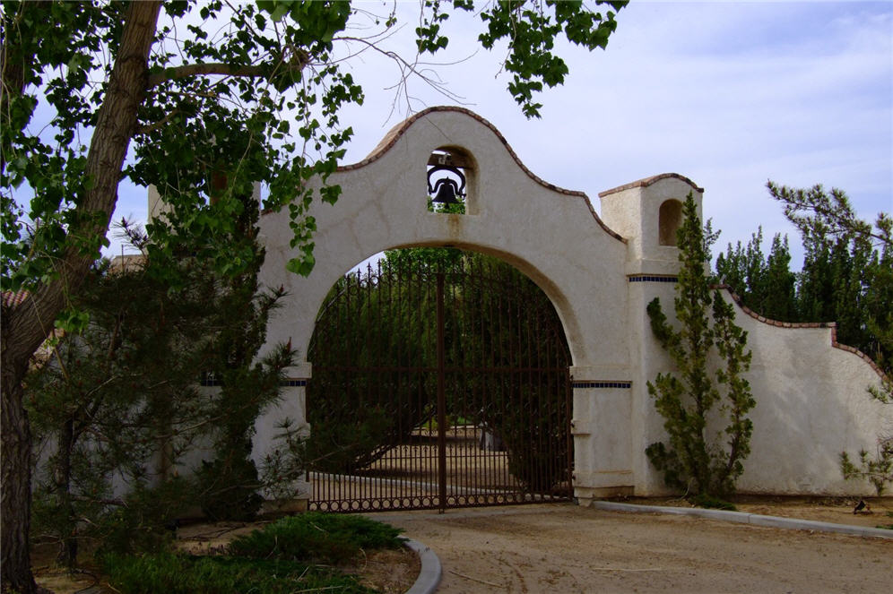 Hacienda Gate